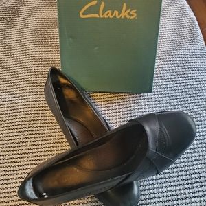 Clarks Womens Black Leather Pumps Size 9 Medium (9  M)